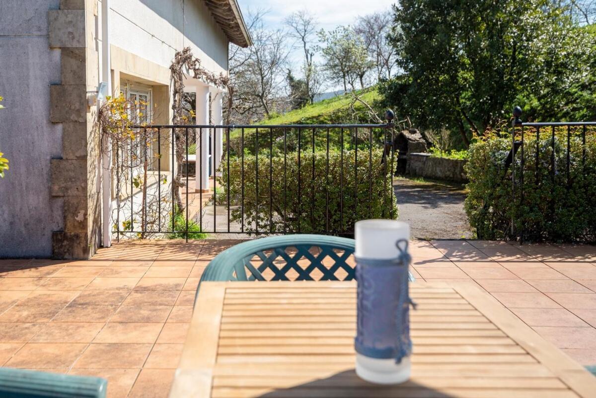 Bárcena de Cicero Casa Con Jardin En Gamaヴィラ エクステリア 写真