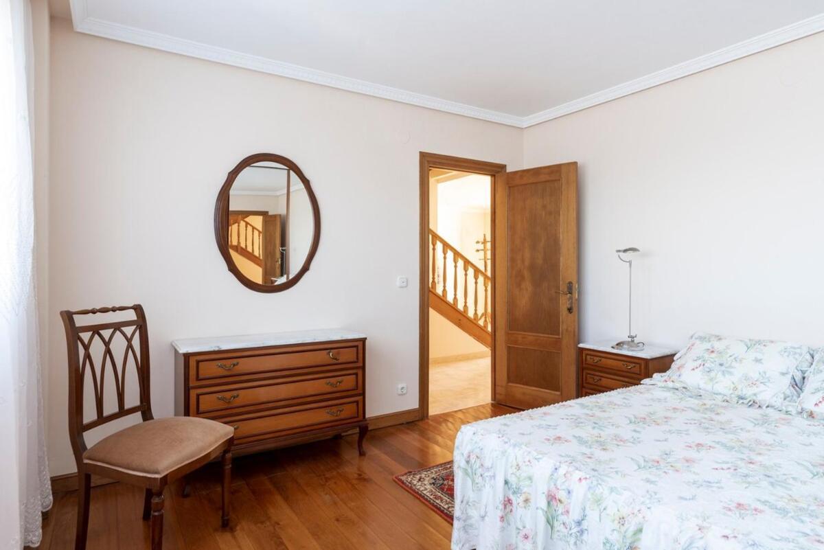 Bárcena de Cicero Casa Con Jardin En Gamaヴィラ エクステリア 写真
